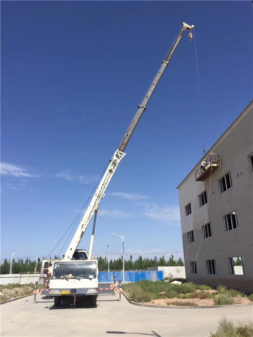 广水市“轻装强干”—— 吊车的 “轻量化臂架” 技术